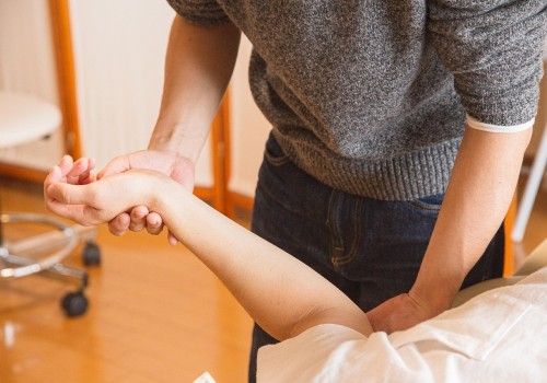 How Therapists in Portland, ME Support Recovery After Visits to a Car Accident Chiropractor